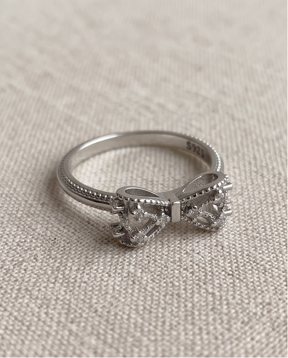 Luna Bow S925 Sterling Silver Ring