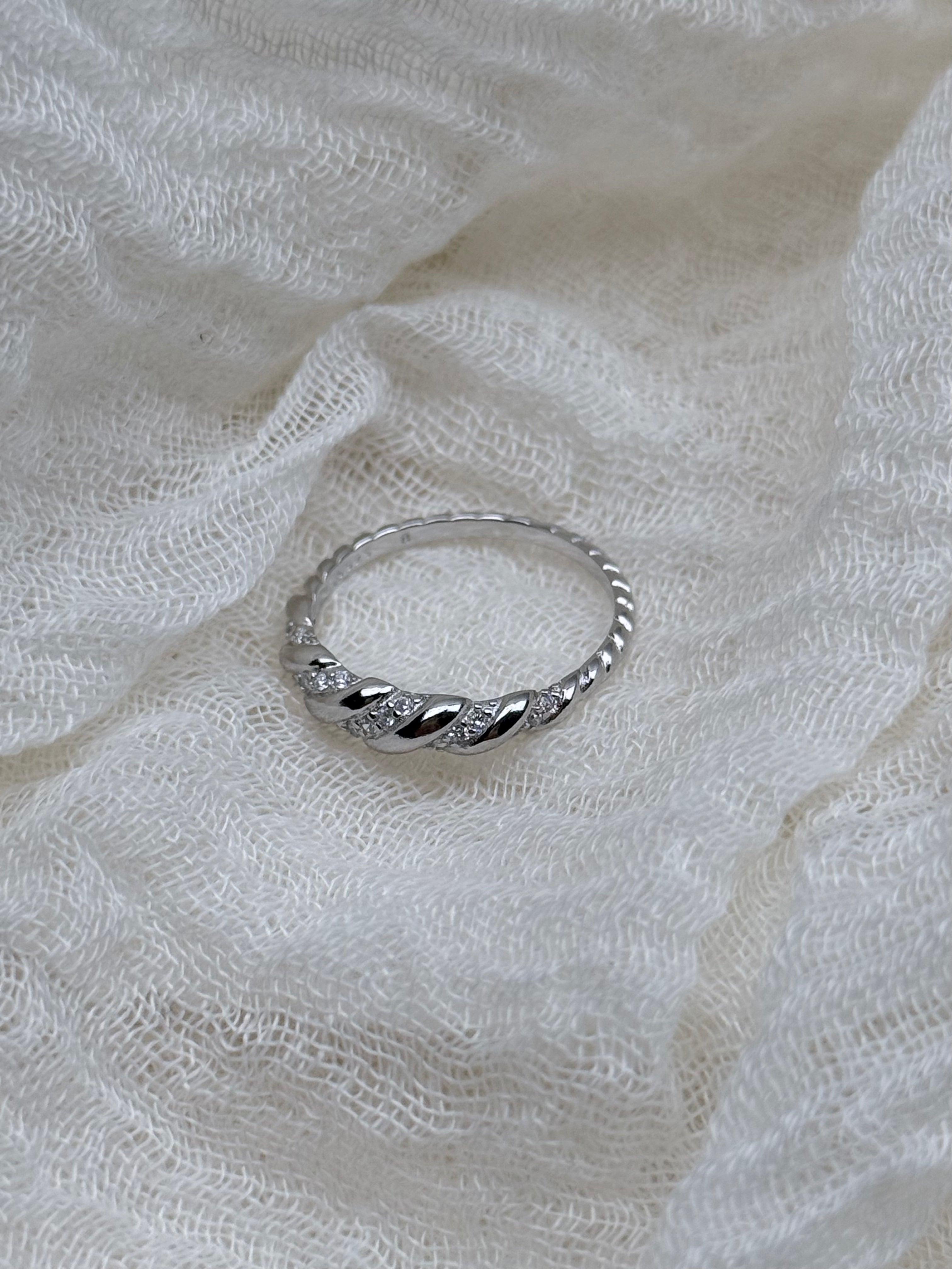 Infinity Braid S925 Sterling Silver Ring