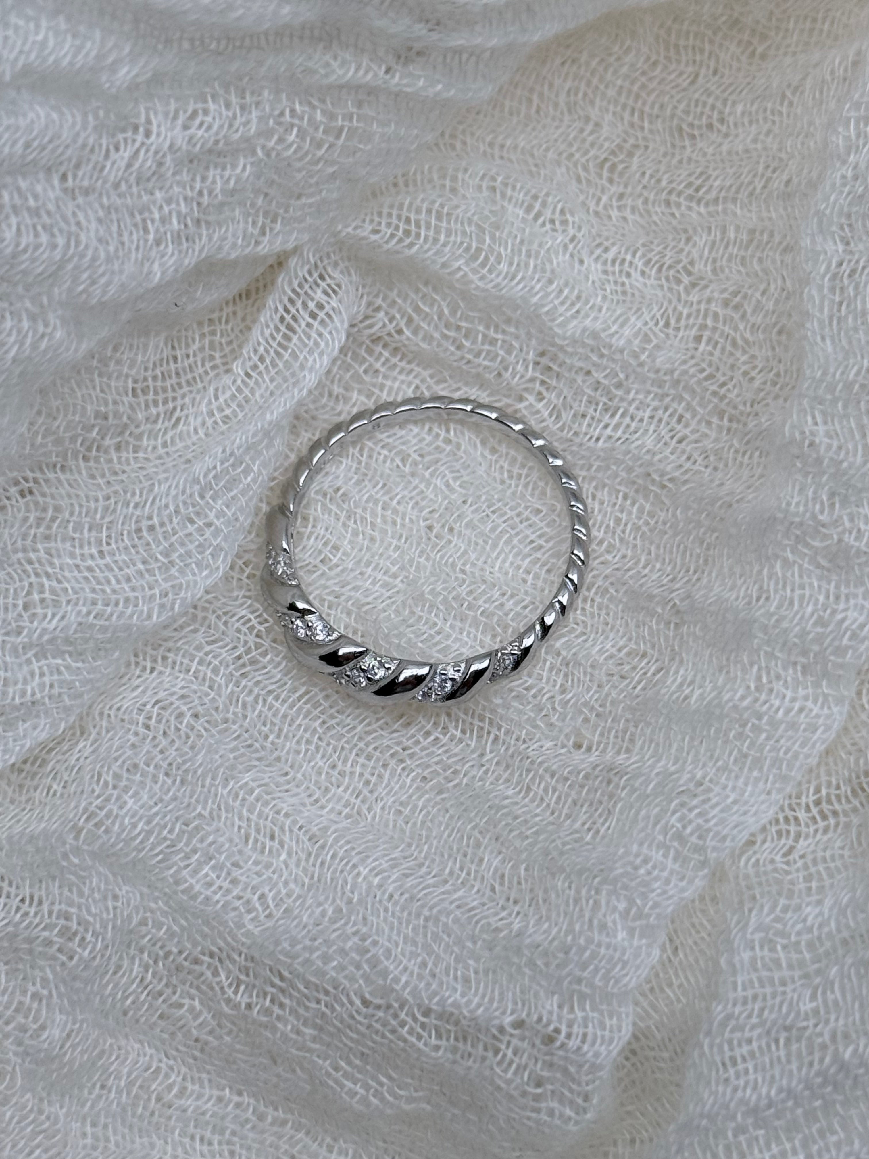 Infinity Braid S925 Sterling Silver Ring